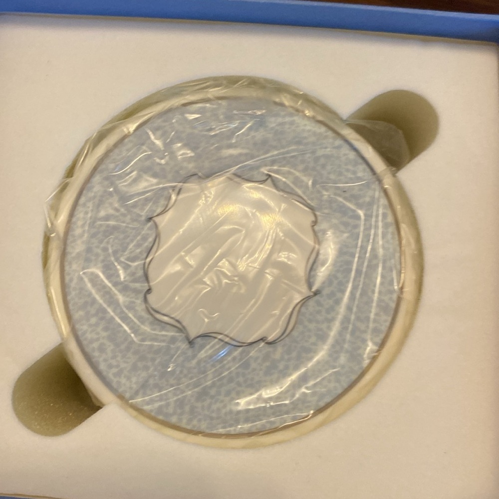 Vintage Wedgwood Venice Bone China Trinket Jewelry Box - Picture 5 of 9